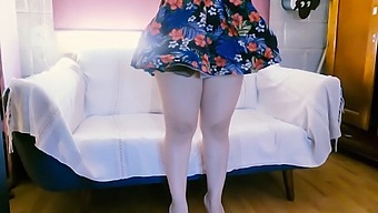 Vestido-Clad Mistress Invites Voyeur To Touch Her And Undress