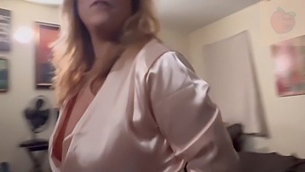 Milf Stepmom Comes Around After A Custom Order - Milfs Lick Teens