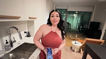 A Hot Mom'S Friend, Mandi May, Seduced And Fucked The Young Guy.