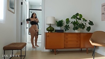 I Checked The Availability Of My Roommate'S Big Ass For Sex - Roxanne Roselle